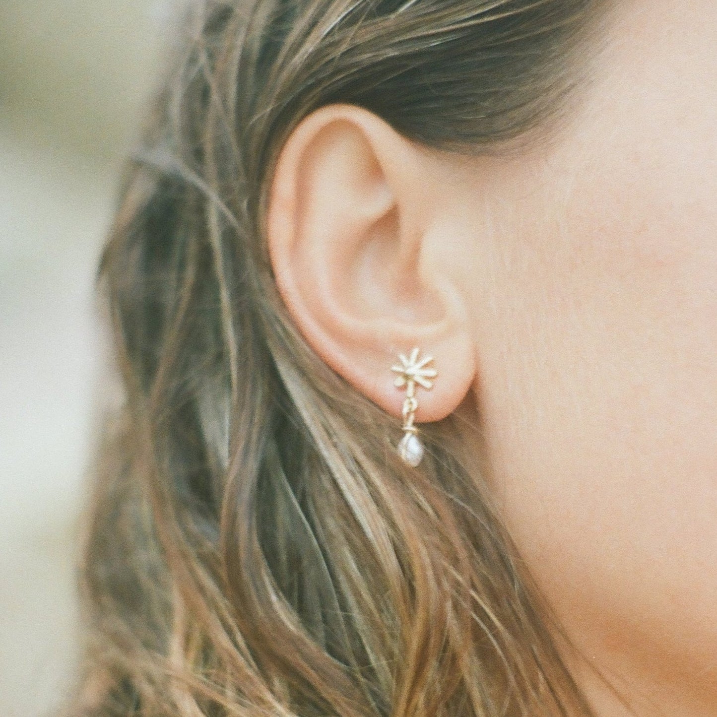 Boucles Marguerite perlée or vermeil