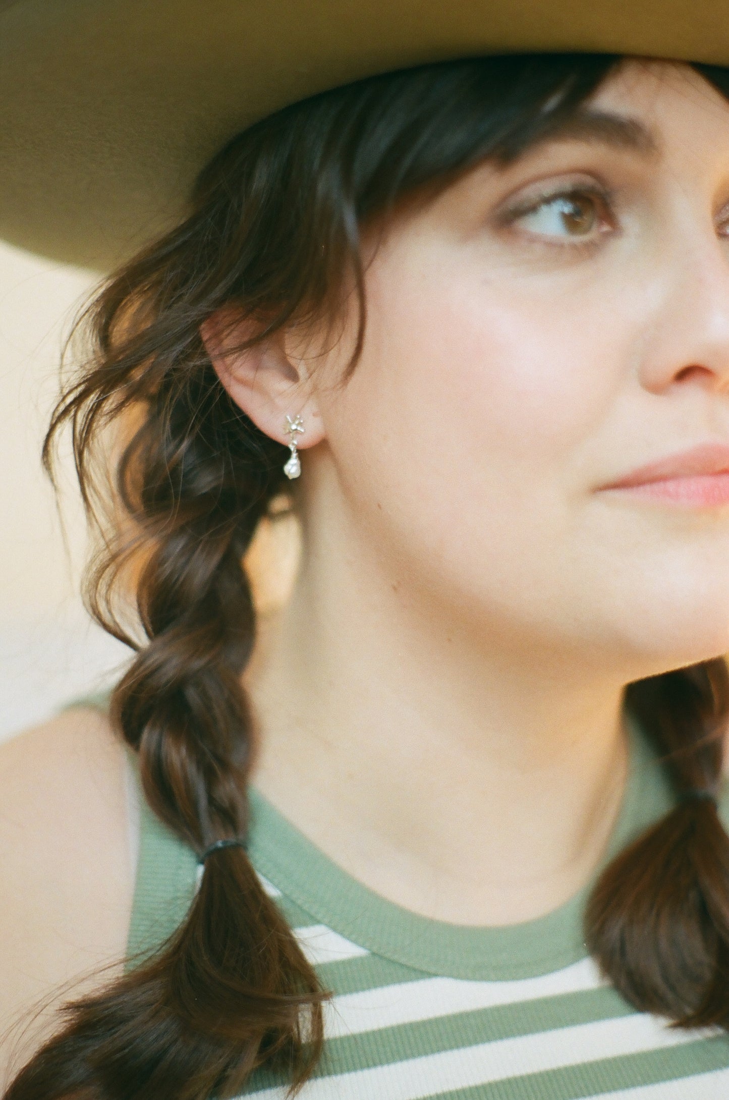 Boucles Marguerite perlée argent