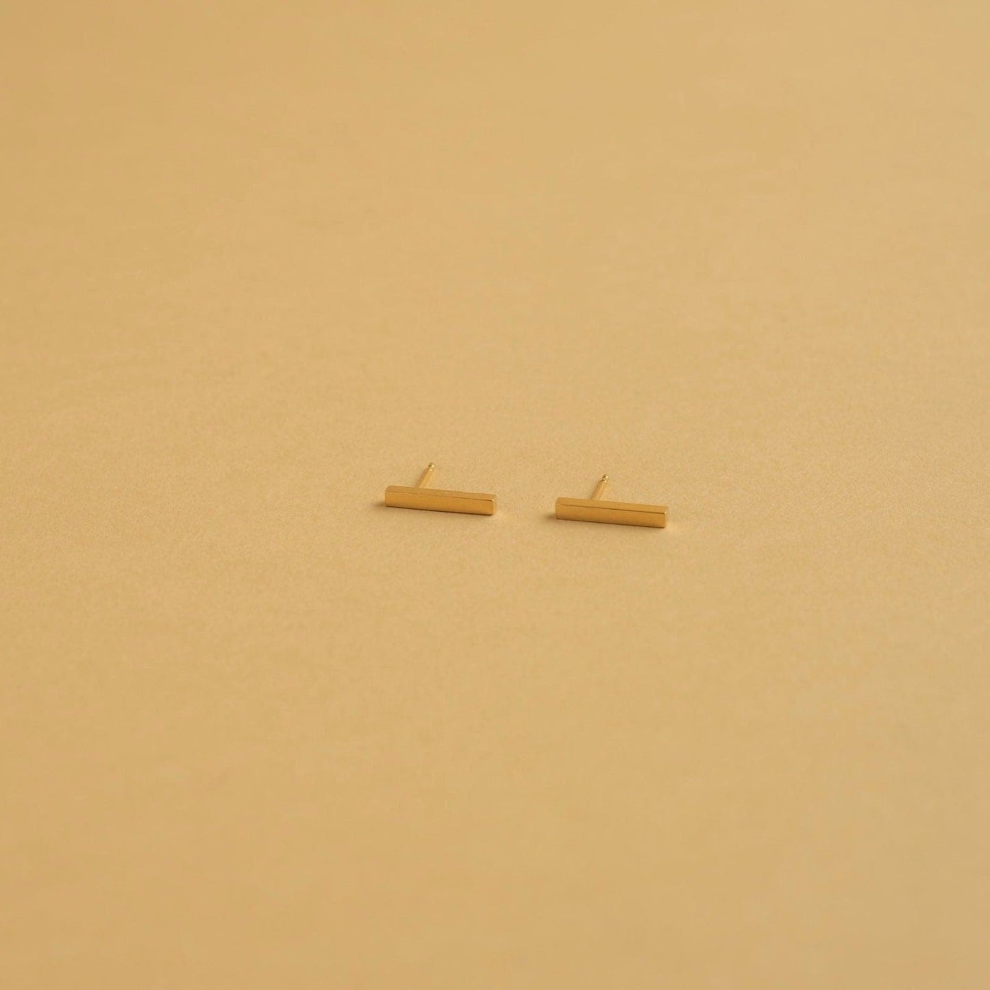 Studs LIGNE or